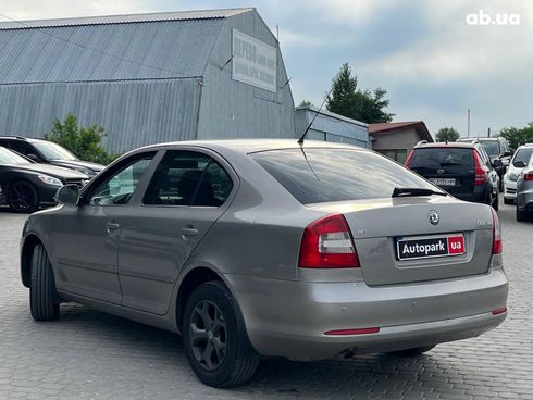 Skoda octavia a5 2010 бежевый - фото 9