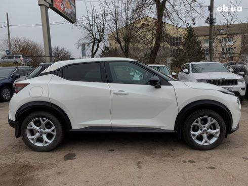 Nissan Juke 2021 белый - фото 13