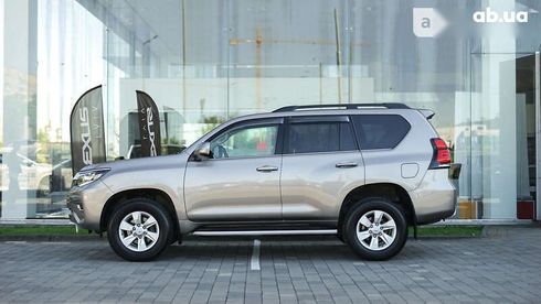 Toyota Land Cruiser Prado 2019 - фото 3