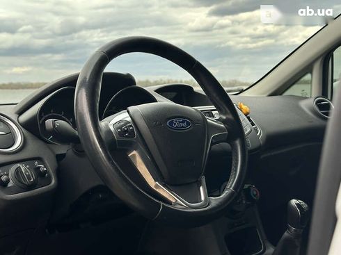 Ford Fiesta 2017 - фото 21