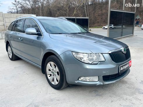 Skoda Superb 2010 серый - фото 3