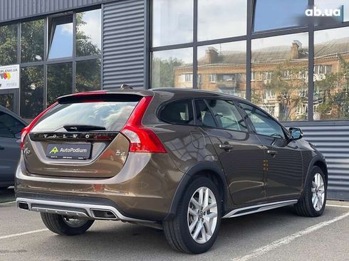 Volvo V60 Cross Country 2018 - фото 7