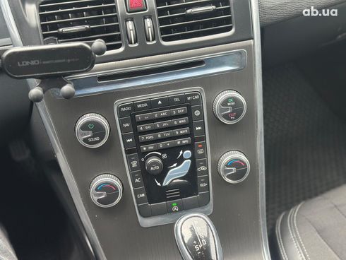 Volvo XC60 2015 белый - фото 29