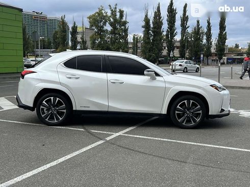 Lexus UX 2021 - фото 9