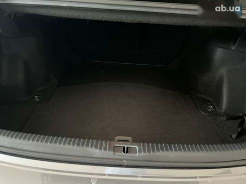 Lexus IS 2017 - фото 9