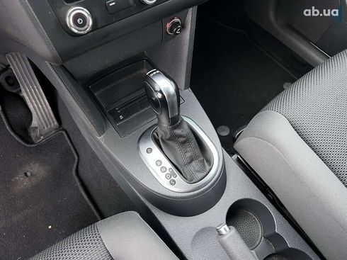 Volkswagen Touran 2011 - фото 25