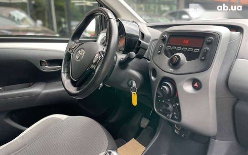 Toyota Aygo 2021 - фото 12