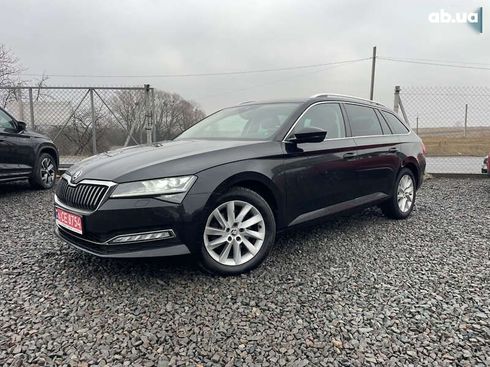 Skoda Superb 2020 - фото 12