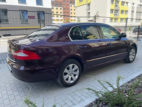 Skoda Superb 2011 вишневый - фото 2