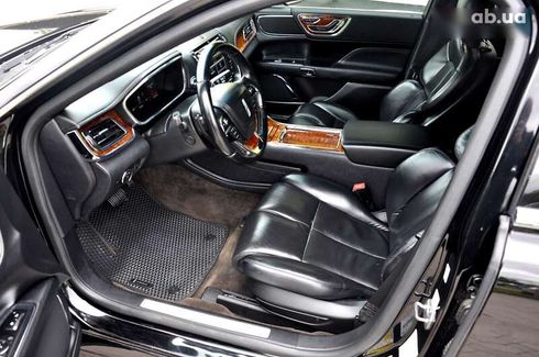 Lincoln Continental 2016 - фото 16