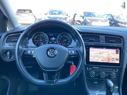 Volkswagen e-Golf 2020 - фото 26