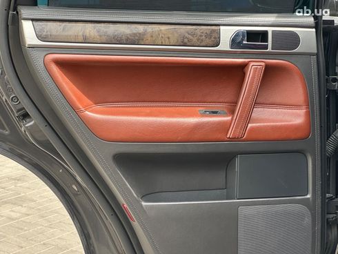 Volkswagen Touareg 2009 черный - фото 35