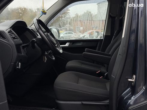 Volkswagen Caravelle 2017 синий - фото 38