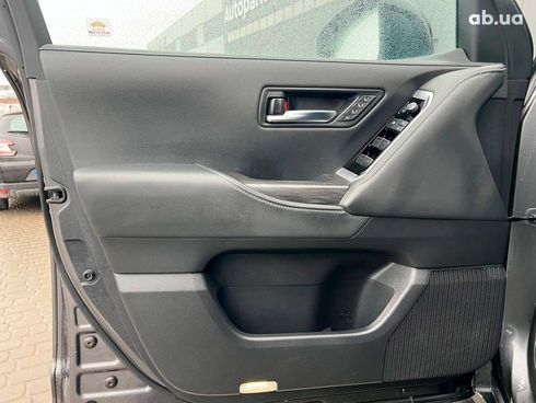 Toyota Land Cruiser 2022 серый - фото 17