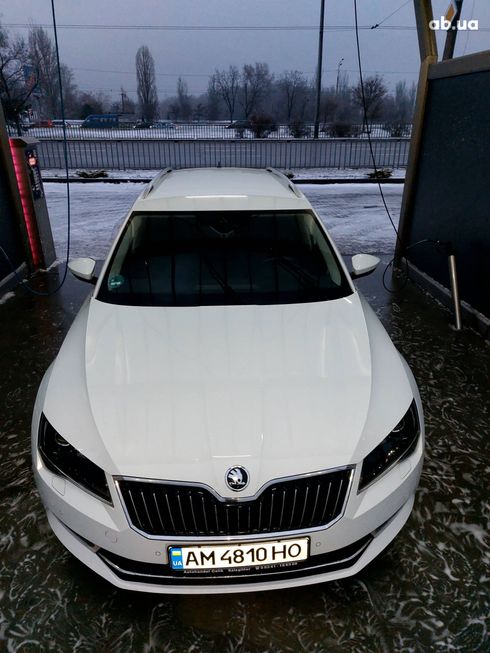 Skoda Superb 2016 белый - фото 6