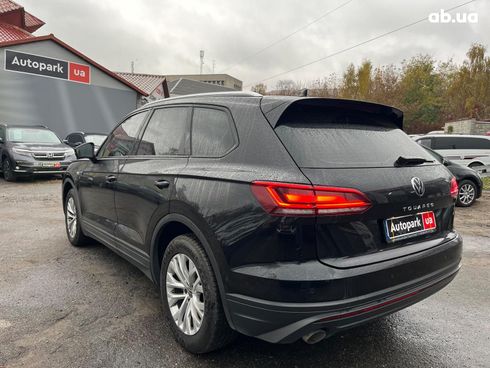 Volkswagen Touareg 2021 черный - фото 16