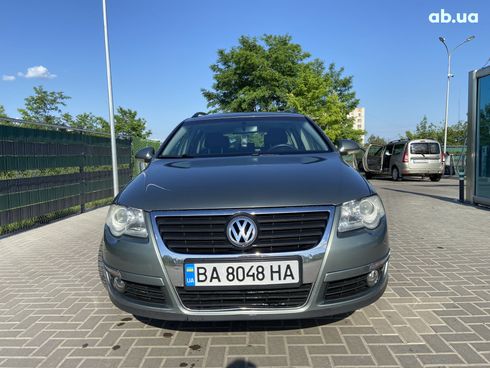 Volkswagen Passat Variant 2006 серый - фото 3