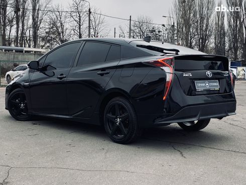 Toyota Prius 2016 черный - фото 7
