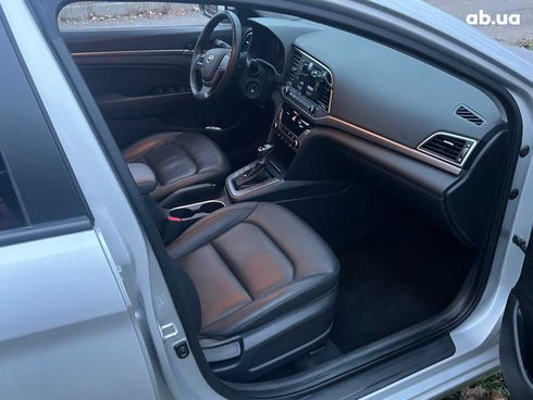 Hyundai Avante 2016 серый - фото 26