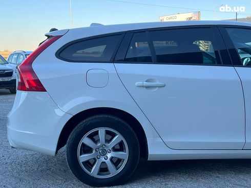 Volvo V60 2014 белый - фото 8