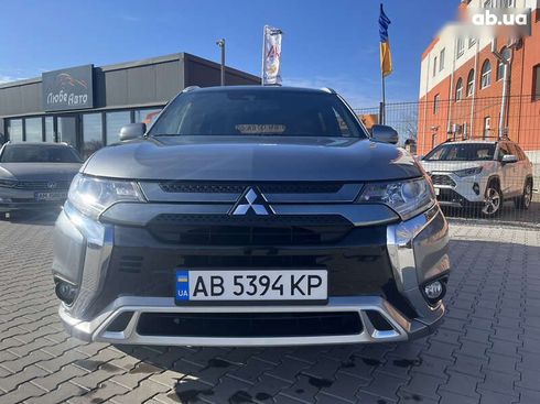 Mitsubishi Outlander 2020 - фото 8