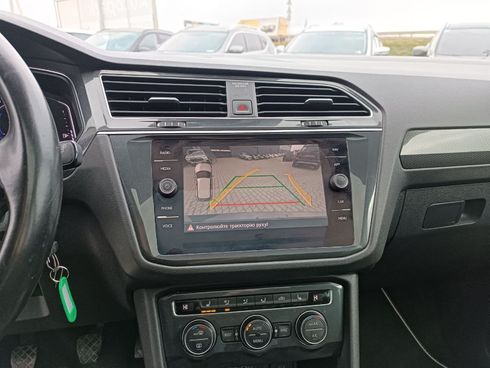 Volkswagen Tiguan 2019 черный - фото 23