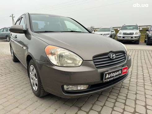 Hyundai Accent 2008 бежевый - фото 8