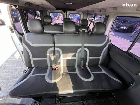 Nissan Primastar 2010 белый - фото 17