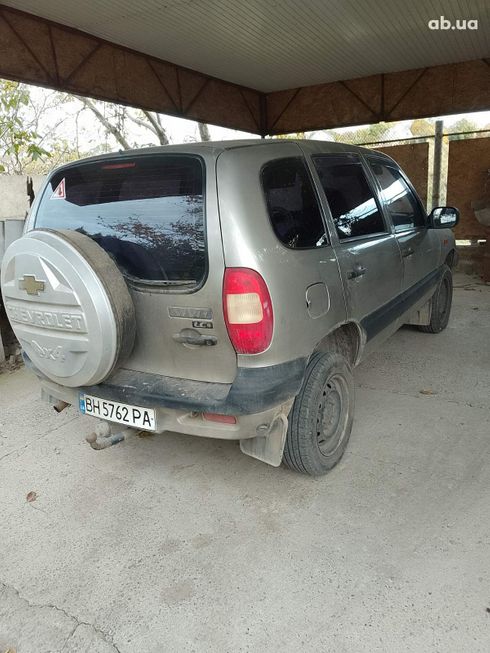 Chevrolet Niva 2007 серый - фото 5