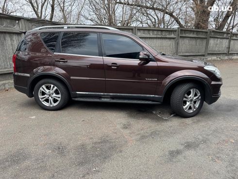 SsangYong Rexton 2014 коричневый - фото 5