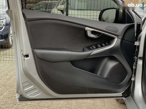 Volvo V40 2014 - фото 21