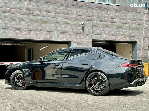 BMW M5 2025 - фото 27