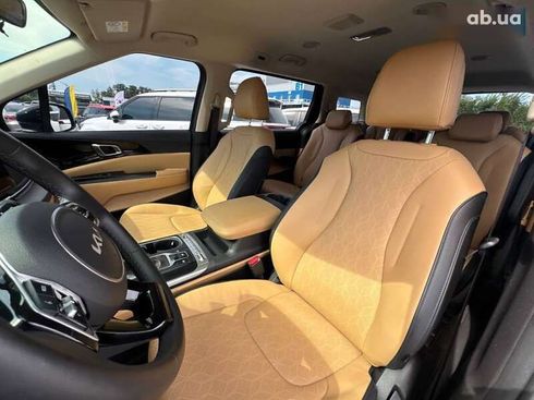 Kia Carnival 2021 - фото 25
