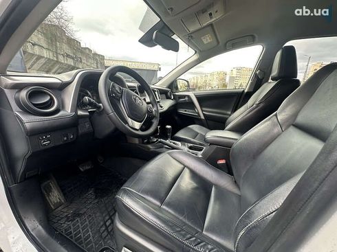 Toyota RAV4 2017 - фото 18