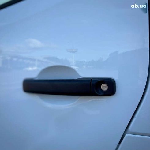 Renault Trafic 2021 - фото 17