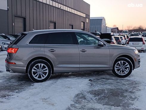 Audi Q7 2017 серый - фото 15