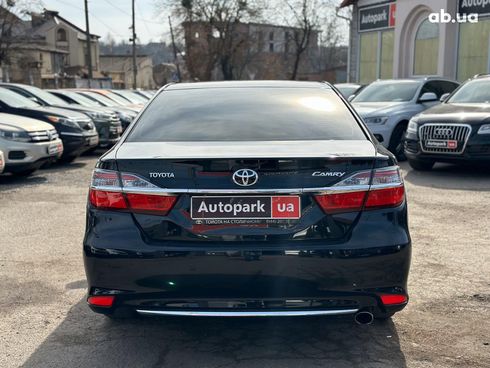 Toyota Camry 2016 черный - фото 8