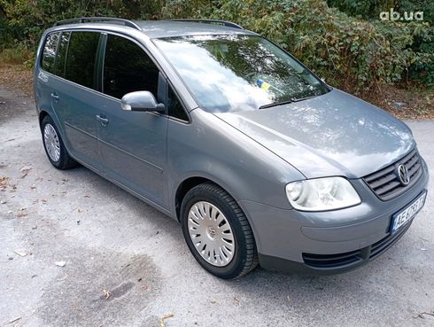 Volkswagen Touran 2004 серый - фото 15