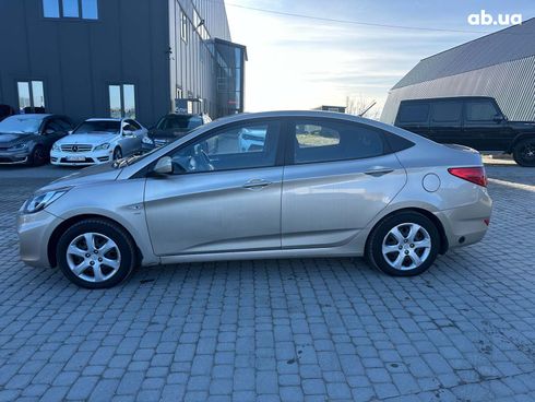 Hyundai Accent 2012 бежевый - фото 3