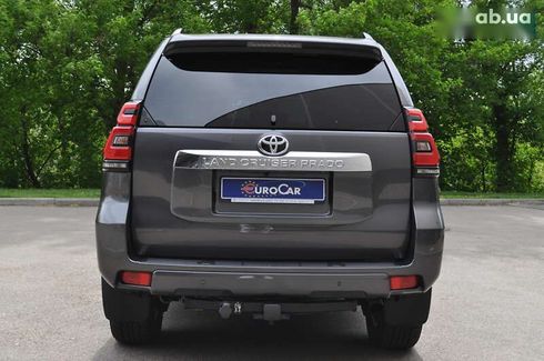 Toyota Land Cruiser Prado 2019 - фото 8