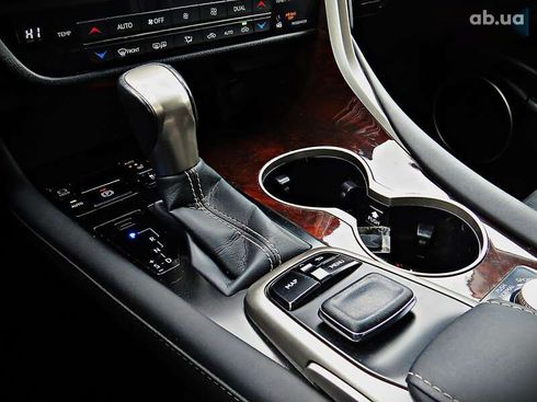 Lexus RX 2018 - фото 20