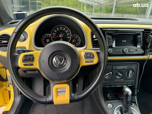 Volkswagen Beetle 2012 желтый - фото 12