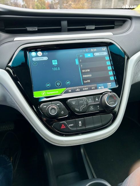 Chevrolet Bolt 2019 белый - фото 7