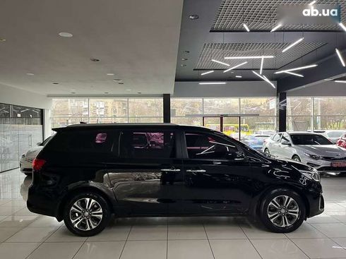 Kia Carnival 2019 - фото 8