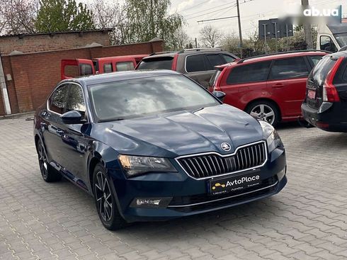 Skoda Superb 2018 - фото 21