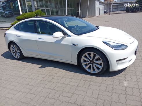 Tesla Model 3 2020 белый - фото 2