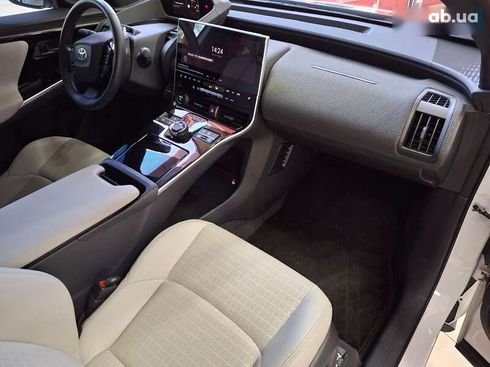 Toyota bZ 2023 - фото 26