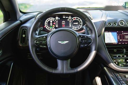 Aston Martin DBX 2021 - фото 11