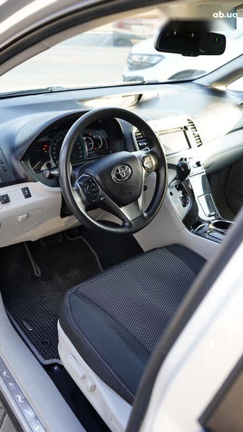 Toyota Venza 2014 - фото 18