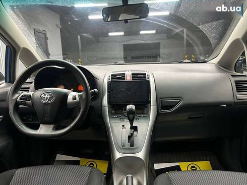 Toyota Auris 2011 - фото 13